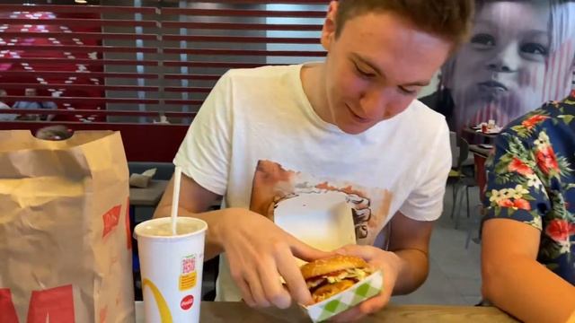 Чернышов рядом с Гавайцем