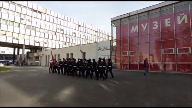 Торжественное шествие смотреть онлайн