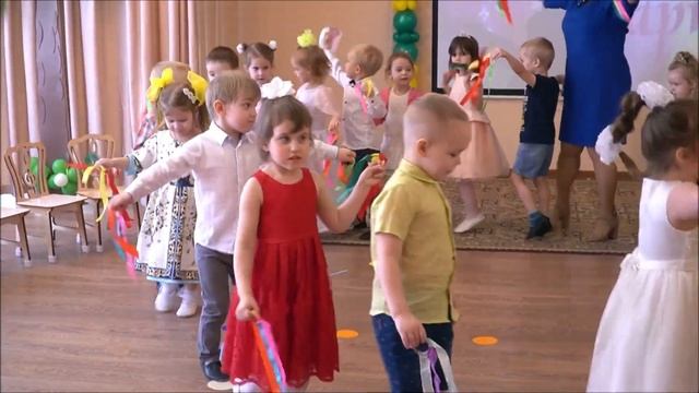 Лучики весенние / сл. О.Долголева, муз. Р.Рустамова смотреть онлайн