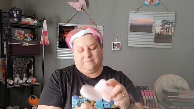 Mask Monday! It's fall, let's talk empties! #maskmondayladies #maskmondayfriends #milkmakeup смотреть онлайн