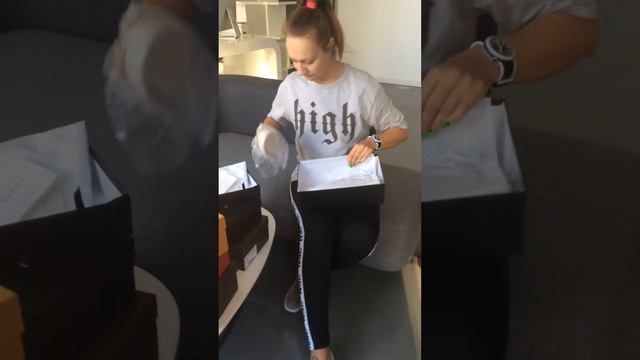 Шоппинг онлайн в Китае с компанией fashion_logistic смотреть онлайн