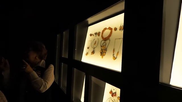 Янтарный музей на Янтарном комбинате ч 2 смотреть онлайн