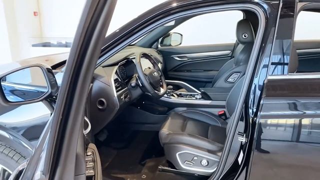 GEELY Tugella черный смотреть онлайн