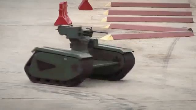 на Выставке в Абу даби преставили екземпляр перевозчика смотреть онлайн