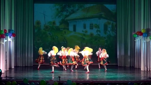 239 Заслуженный коллектив Приморского края образцовый ансамбль танца Звёздочки, г Владивосток М смотреть онлайн