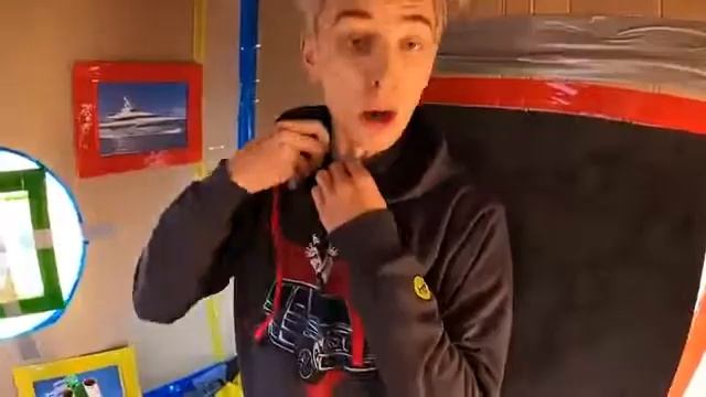 📹 24 Часа в КАРТОННОЙ ЛОДКЕ на Речке ! - Челлендж → 👤 #A4 → смотреть онлайн