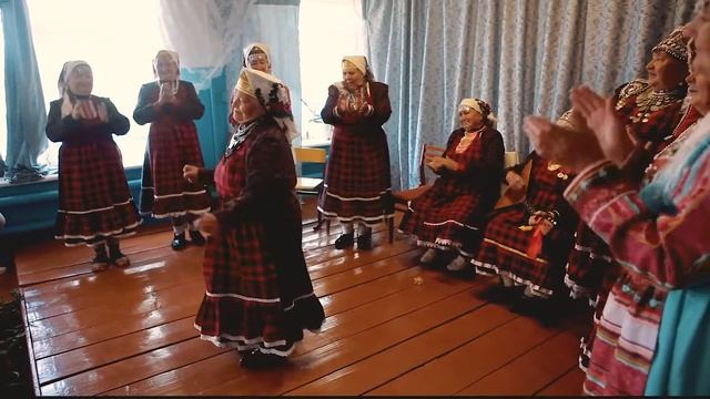 День в удмуртской деревне Купченеево (Ермекеевский район) Республика Башкортостан. смотреть онлайн