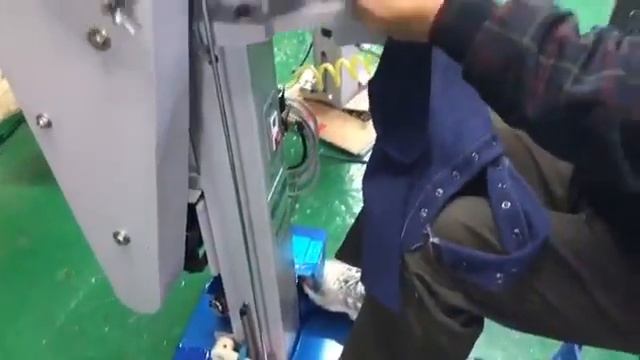 SM1000 1 Машина для установки люверсов с кольцом смотреть онлайн
