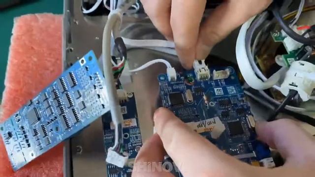 Shinova Veterinary - Replacing The NIBP Board Of Animal Multi-parameter Monitor(Moni 8DV)