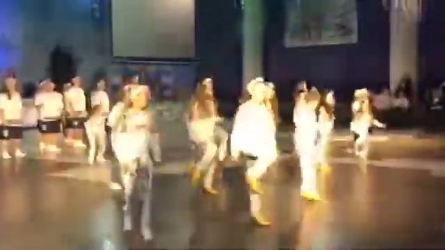 Новогодний бал молодежи смотреть онлайн