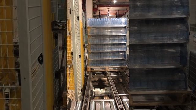 Обмотка и этикетировка паллет | Паллетоупаковщикк ROBOPAC GENESIS HS с вращающимся кольцом