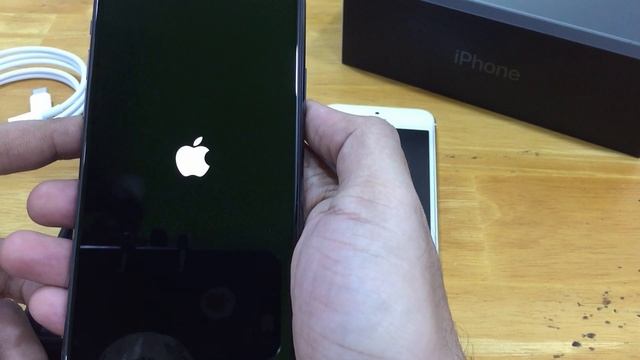 iPhone 11 Pro (Midnight Green) Unboxing смотреть онлайн