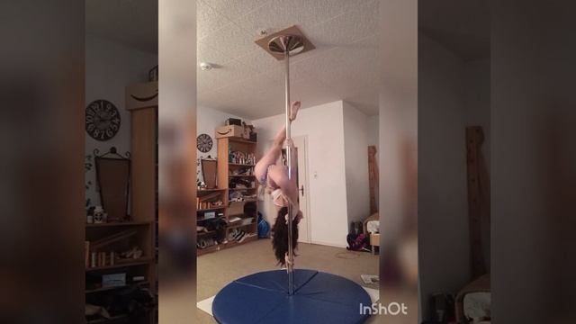 Spinning Pole Rotune On Alex Vargas - Solid Ground