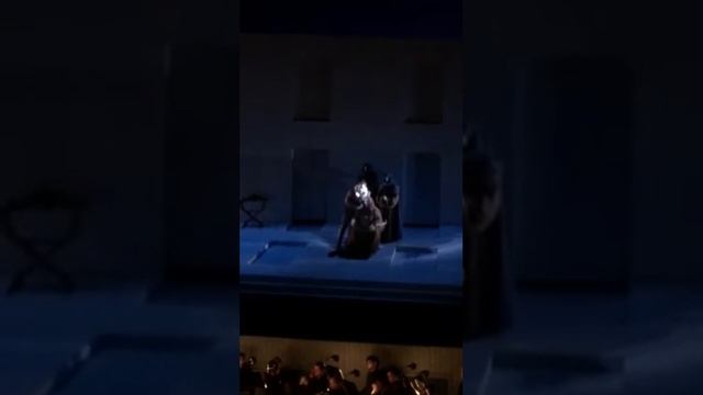 Дон Карлос, два баса смотреть онлайн