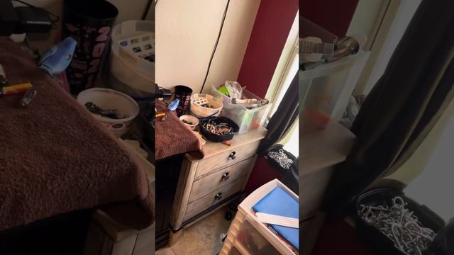 How to turn a toy robots voice into another variant of its sound chip with GarageBand. ￼ смотреть онлайн