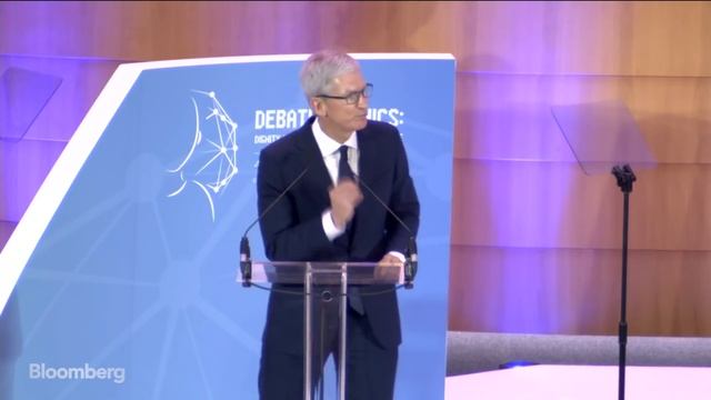 Apple CEO Slams Silicon Valley for Using Personal Data смотреть онлайн