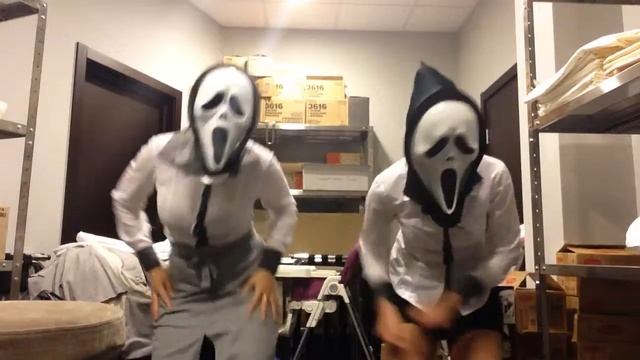 SPOOKY OPERA смотреть онлайн