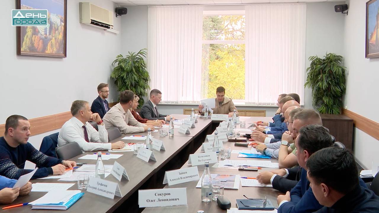 Мэр Юрий Шалабаев провёл совещание с главами районов города и руководителями дорожных предприятий смотреть онлайн