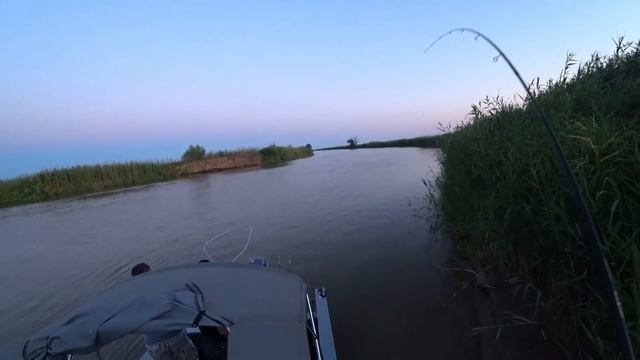 Астрахань раскатная часть День первый 19.08.2020 на закате судак в сумерках смотреть онлайн