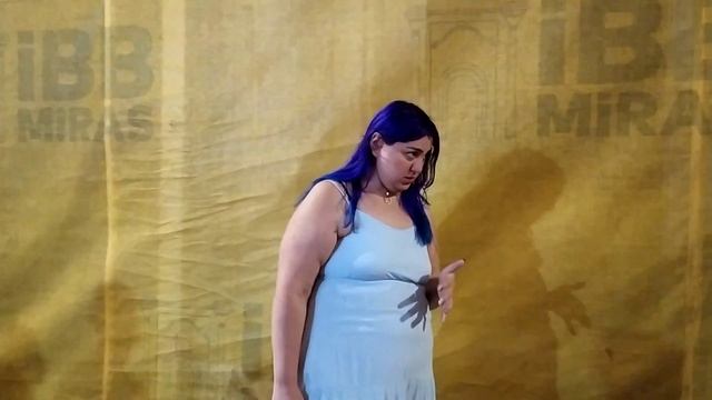 Супер голос,Street Opera singer ,Уличная оперная певица. смотреть онлайн