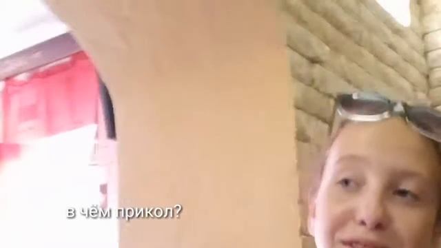 пранк над Евой ЗАХЛОПНУЛАСЬ ДВЕРЬ 😳/ sunnygirls смотреть онлайн