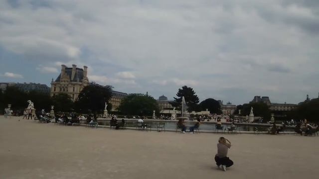 Париж, Парк Тюльири/Paris, Jardin des Tuileries. смотреть онлайн