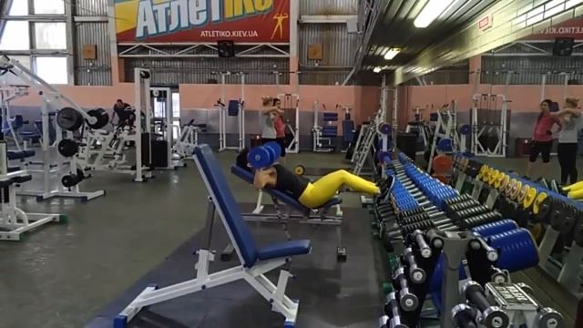 Грудь у девушек тоже качается#няша #фитоняша #спорт #правильноепитание #спортзал #фитнес #гантельки смотреть онлайн