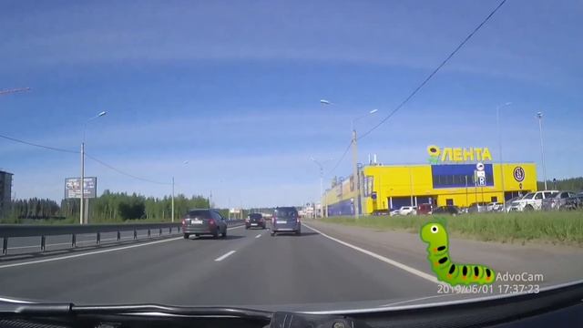 Гонщик на Дороге жизни, снёс зеркало смотреть онлайн