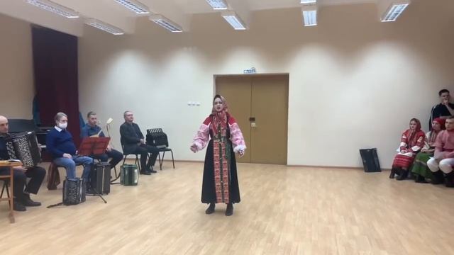 Золотарëва Злата - Календарная песня Московской области "Ивана-Купала на вулицу звала" смотреть онлайн