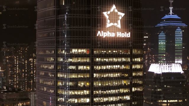China, Hong Kong - April 20, 2018: Close up view to office windows in Skyscrapers International смотреть онлайн