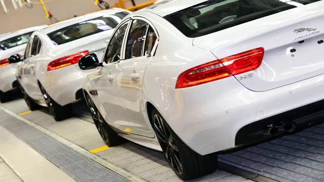 Jaguar XE смотреть онлайн