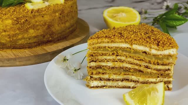 МЕДОВИК С ЛИМОННЫМ КУРДОМ смотреть онлайн