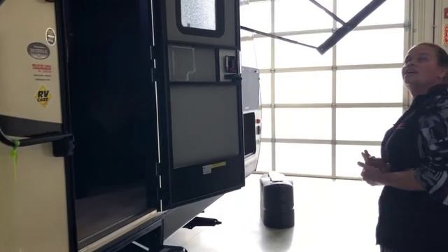 2018 Sportsmen LE 301 BHLE RV Orientation смотреть онлайн