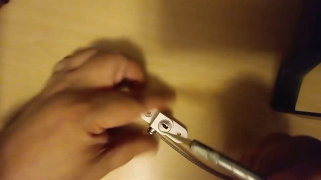 Window Cable Lock picked and core removal with Xacto blade смотреть онлайн