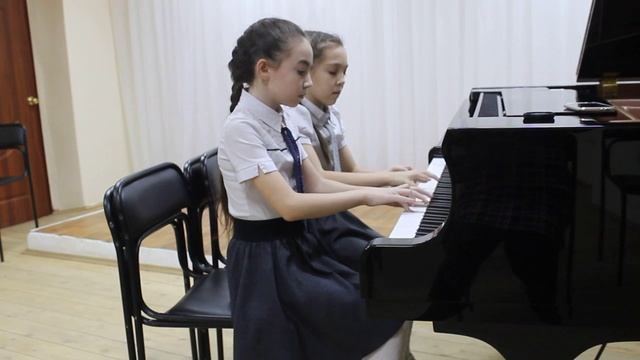 Гильмалетдинова Гузель 11 лет и Исламова Гузель 11 лет Глинка Марш Черномора смотреть онлайн