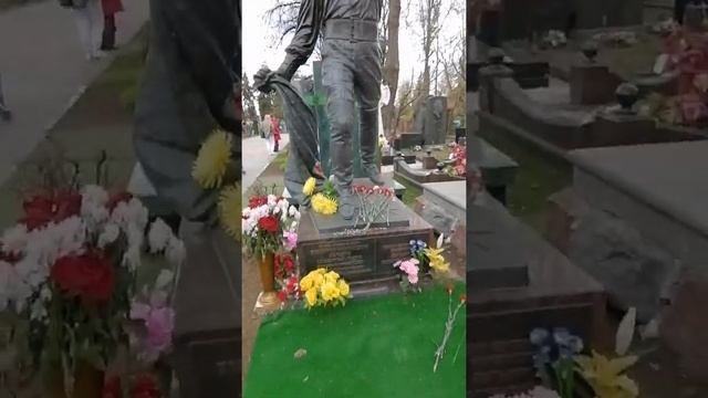 Экскурсия по Новодевичьему/ Прогулка среди могил...
