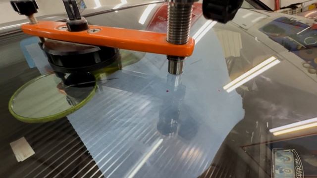 Ремонт лобового стекла, ремонт большого скола с трещиной на автостекле. Петрозаводск.