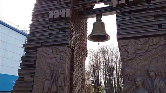 Интересные места и памятники//Волшебные часы