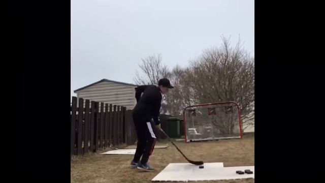 Shots with the CCM tacks 6092 смотреть онлайн