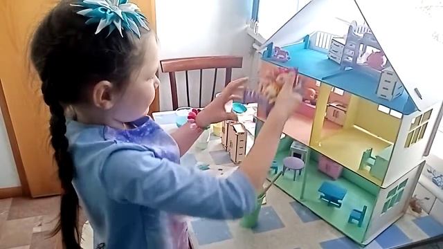 Как покрасить домик для лол часть 2 смотреть онлайн