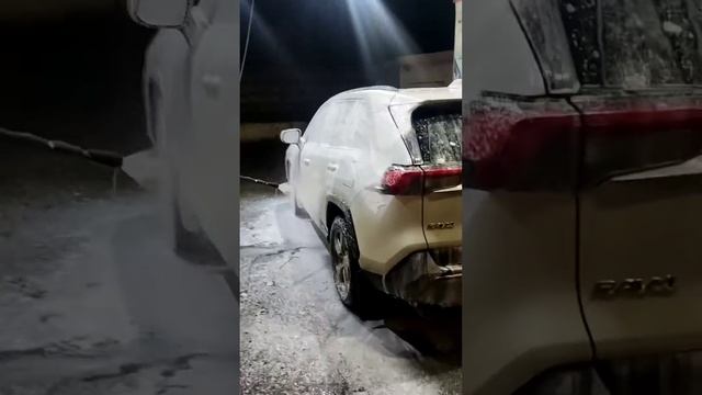 Первая самостоятельная мойка автомобиля под руководством @NIVAOFFROAD43 смотреть онлайн