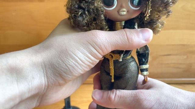 L.O.L Suprise O.M.G Royal Bee unboxing/Review смотреть онлайн
