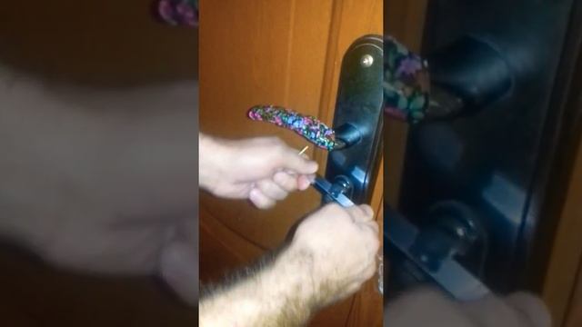 Китайская дверь. И замки! смотреть онлайн