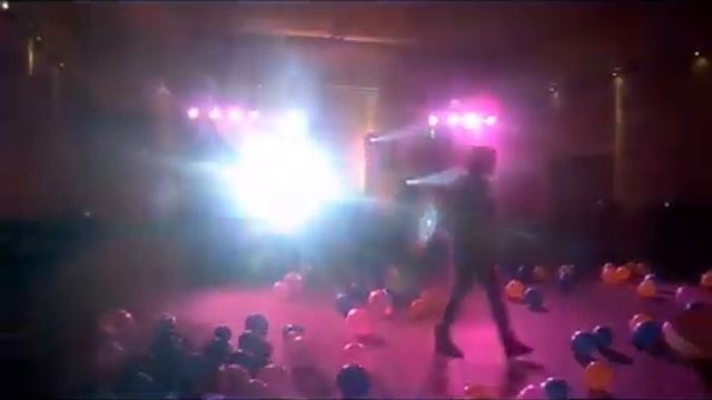 Video voorstelling Klank licht set 3 + extra moving heads en hazer смотреть онлайн