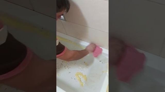 Как быстро и легко ободрать малярный скотч от ванной и не повредить ее? смотреть онлайн