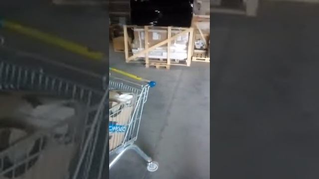 Доставка посылок ужасная, посылка пришла разбитая!