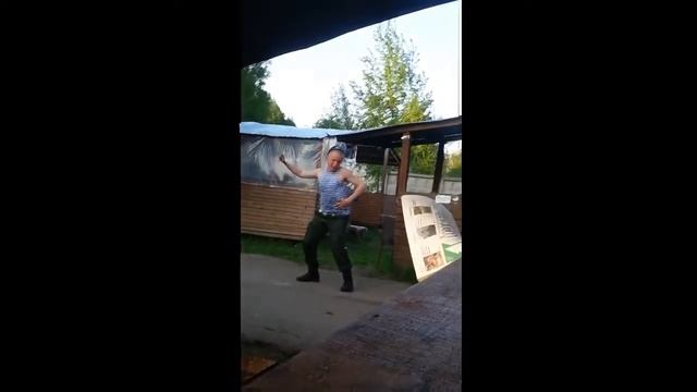 Типо за ВДВ!!! Стрип все просто легли!!!! смотреть онлайн