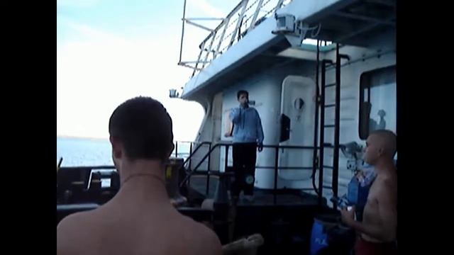 получили судно....7 месяцев было заброшено..и дельфины смотреть онлайн