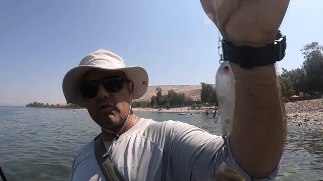 Папа поймал рыбу