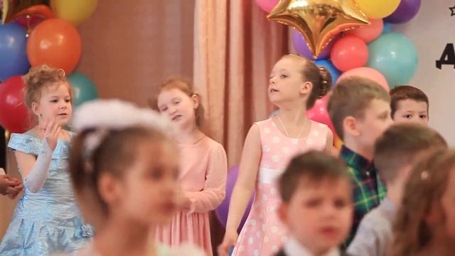 Обнимашки / авт. Л Кириллова, С Каптюхов / музыкальный руководитель Наталья Падина смотреть онлайн